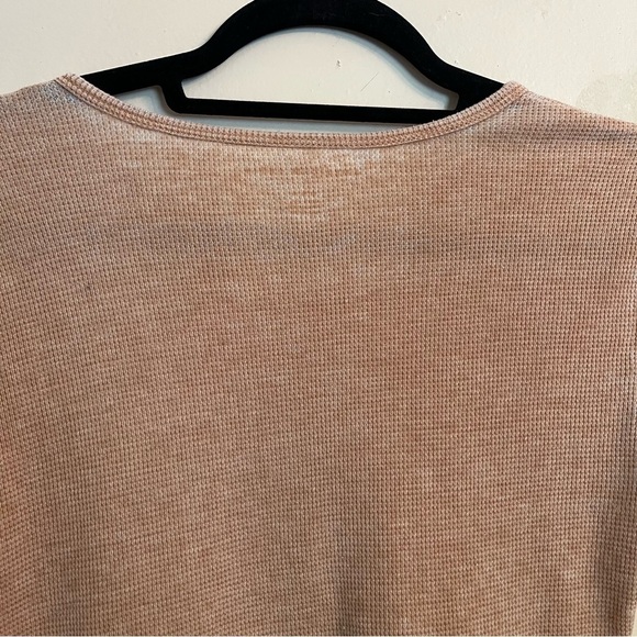 American Eagle Waffle Crop NYC New York City Tan Stretch Baby Tee Size M - Picture 7 of 12